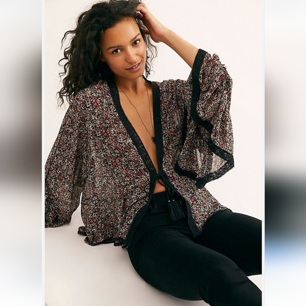 FREE PEOPLE Lola Kimono Black Combo Floral Boho Whimsigoth Oversized Top XS NEW